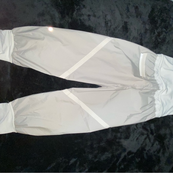 Cropped lululemon athletic pants - Picture 3 of 7